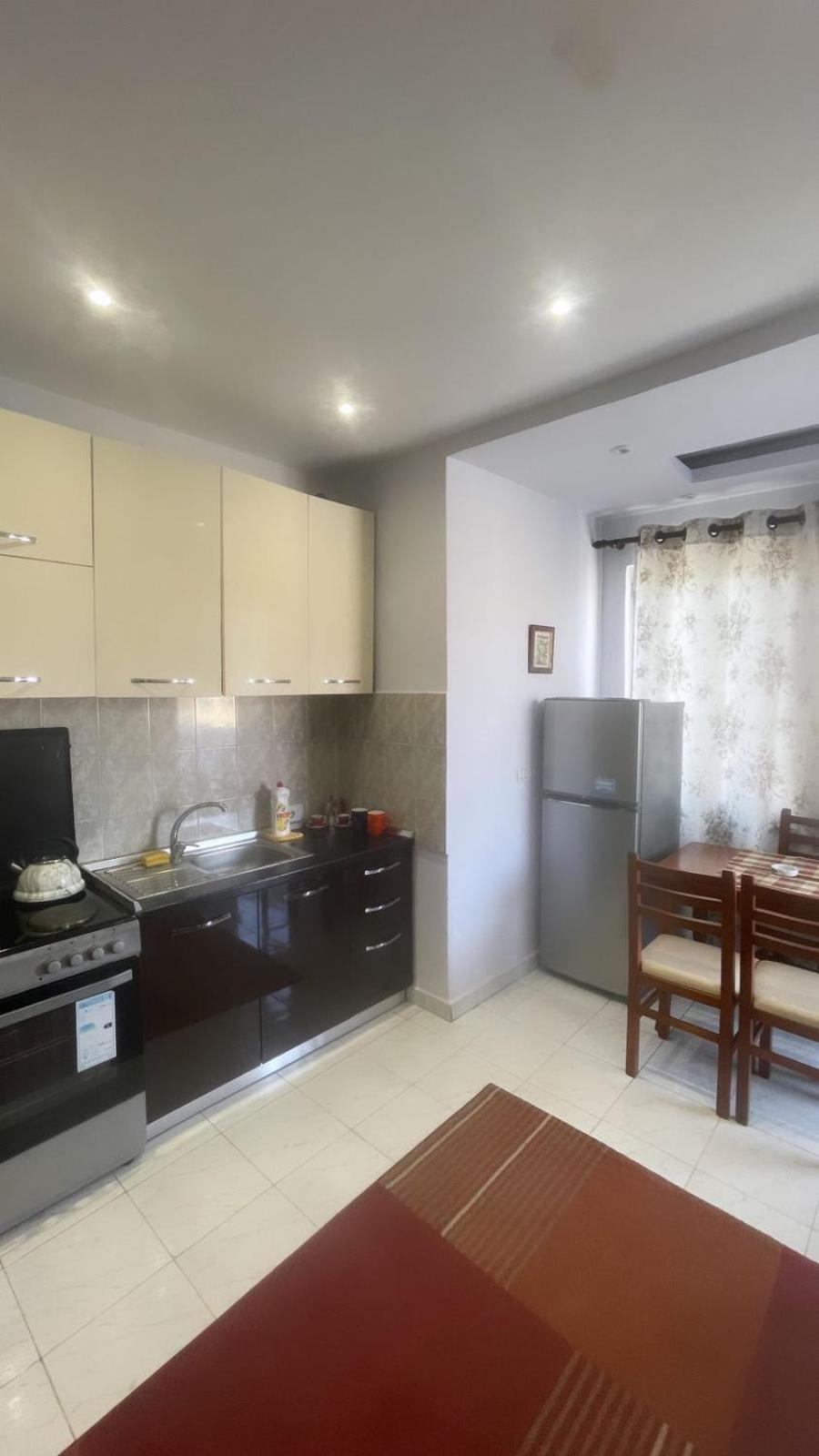E&B Cosy Apartment Tirana Exterior photo
